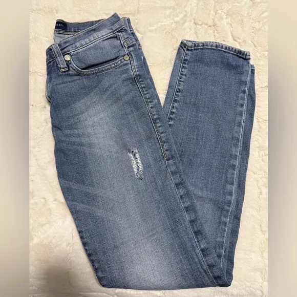 Rock & Republic Distressed Blue Skinny Jeans - Picture 2 of 6